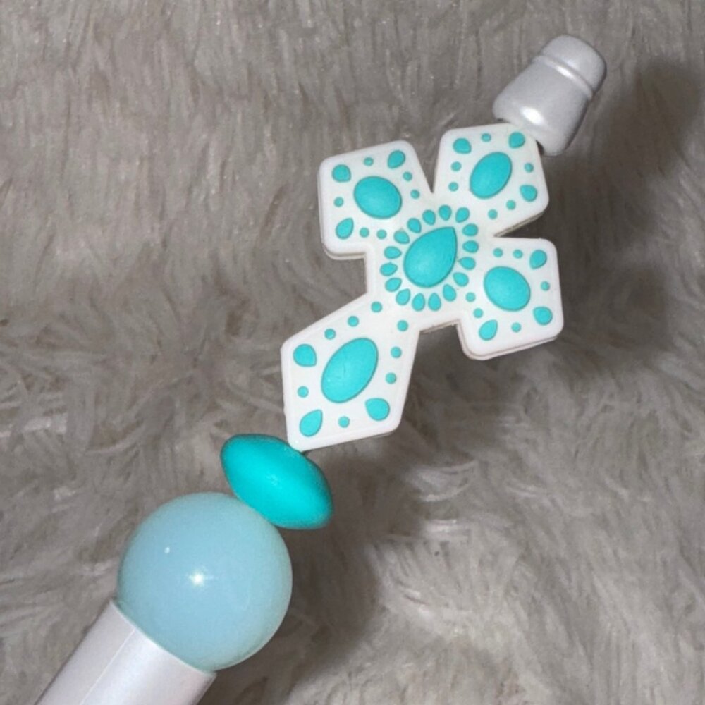 Beaded Cross Pen, White Western Style Cross with Black Ink + 1 replacement ink.